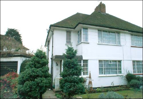 11 Howard Walk
